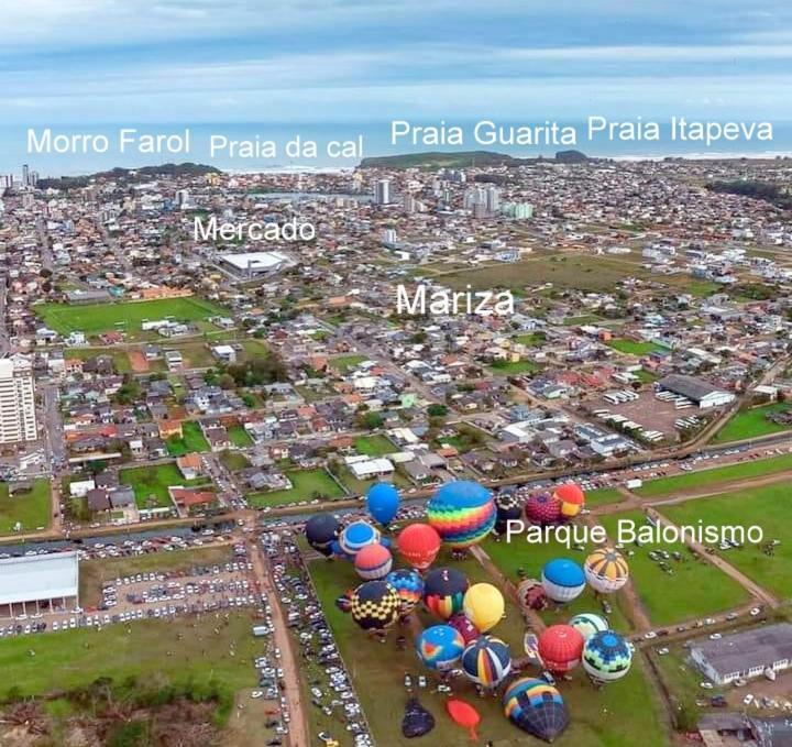 KITNET 01 em TORRES-RS - MELHOR CUSTO BENEFICIO na mais bela praia Gaúcha - cozinha - banheiro - ar condicionado - Smart TV 32' Android Apps Youtube - Netflix - Prime Vídeo e Wi-Fi - Estacionamento - Acomoda até 4 pessoas - Anfitriã Superhost no BnB Esterno foto