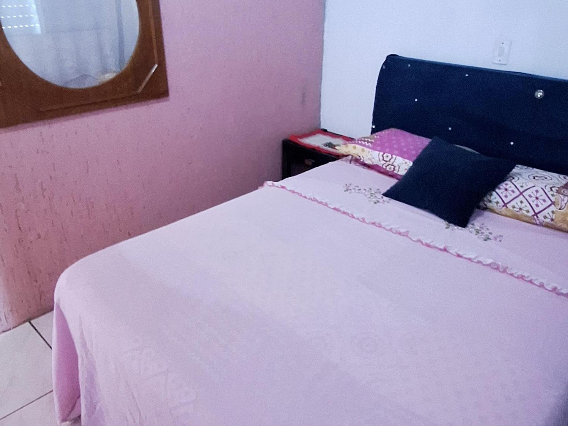 KITNET 01 em TORRES-RS - MELHOR CUSTO BENEFICIO na mais bela praia Gaúcha - cozinha - banheiro - ar condicionado - Smart TV 32' Android Apps Youtube - Netflix - Prime Vídeo e Wi-Fi - Estacionamento - Acomoda até 4 pessoas - Anfitriã Superhost no BnB Esterno foto